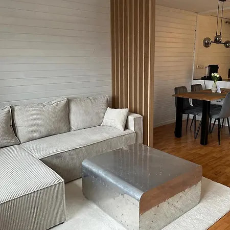 Panorama-apartment Im Schwarzwald I Terrasse&pool Apartment *